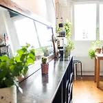 Superb Charming And Bright Apt Buttes Chaumont