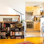 Superb Charming And Bright Apt Buttes Chaumont